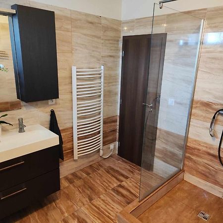 Apartman Dominika Apartment Rovinka Ngoại thất bức ảnh